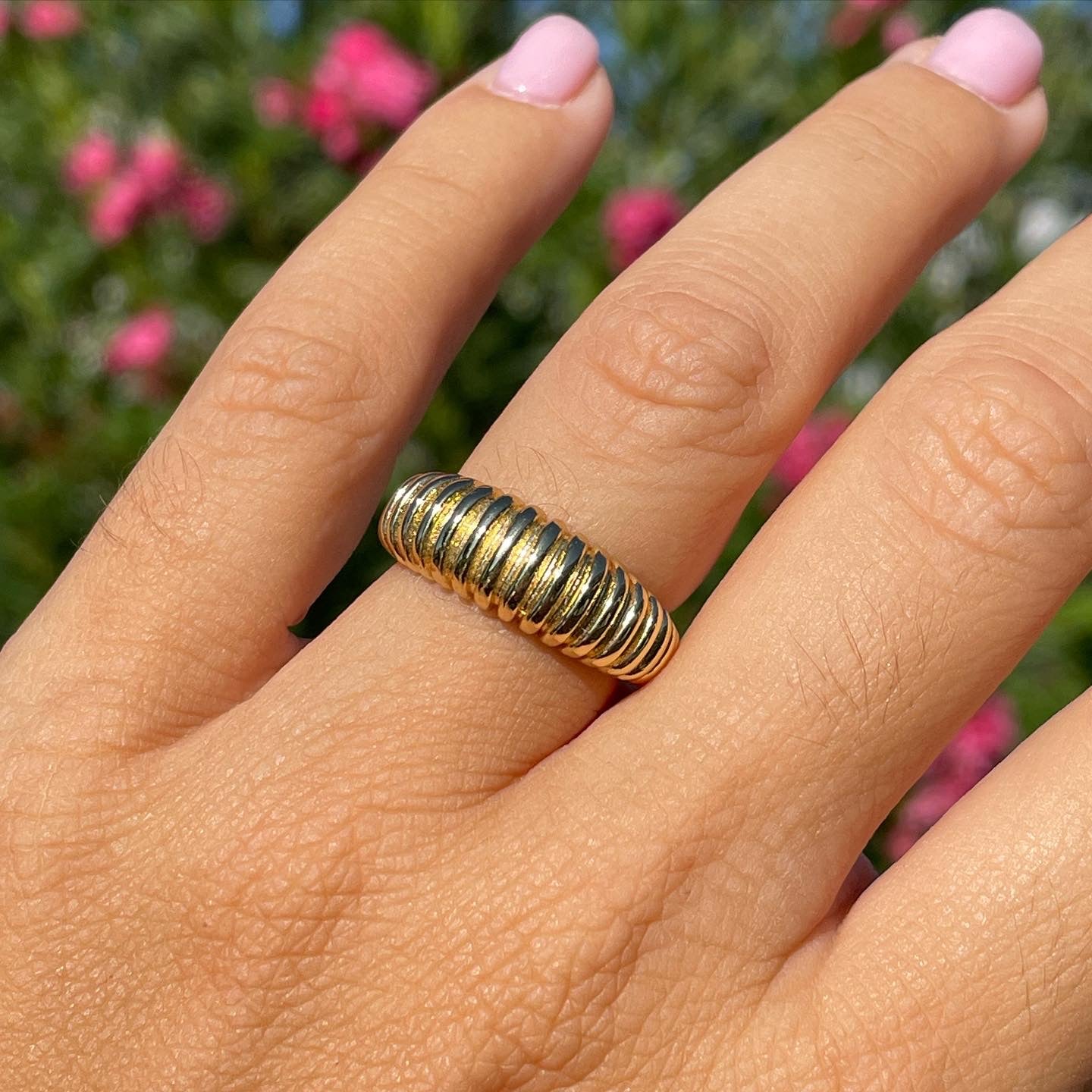 Anello bombato rigato