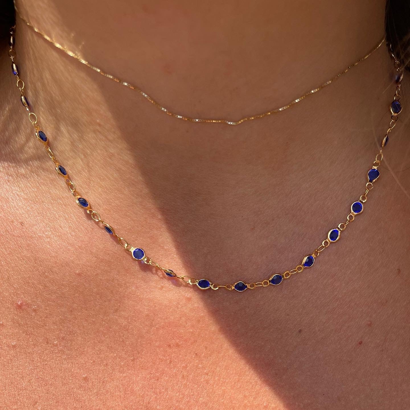 Collana con vetrini colorati in 9 colori