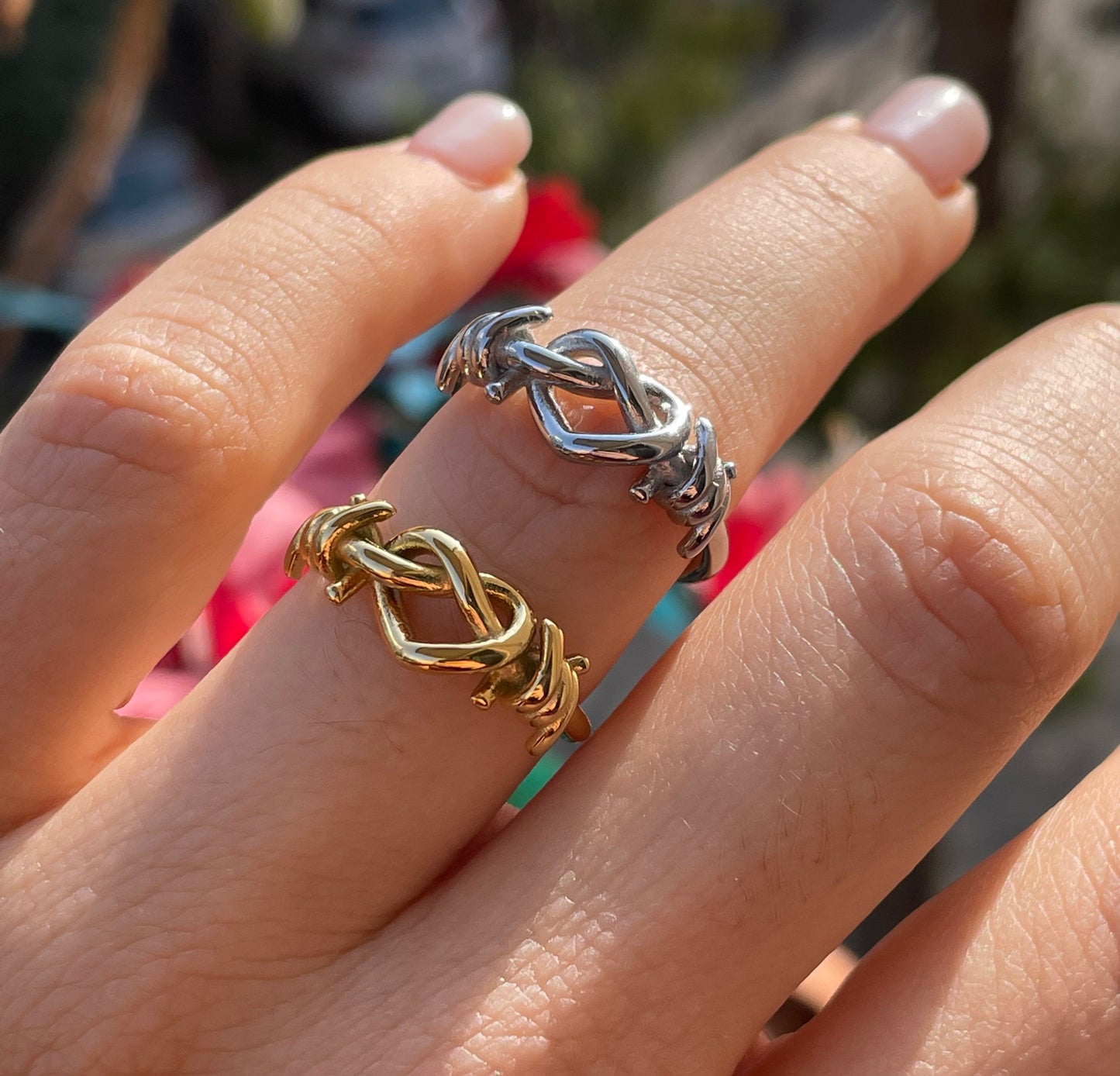 Anello con nodo che forma cuore in 2 colori