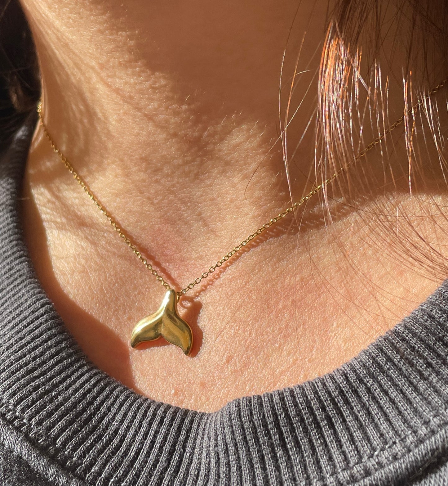 Collana con coda di balena