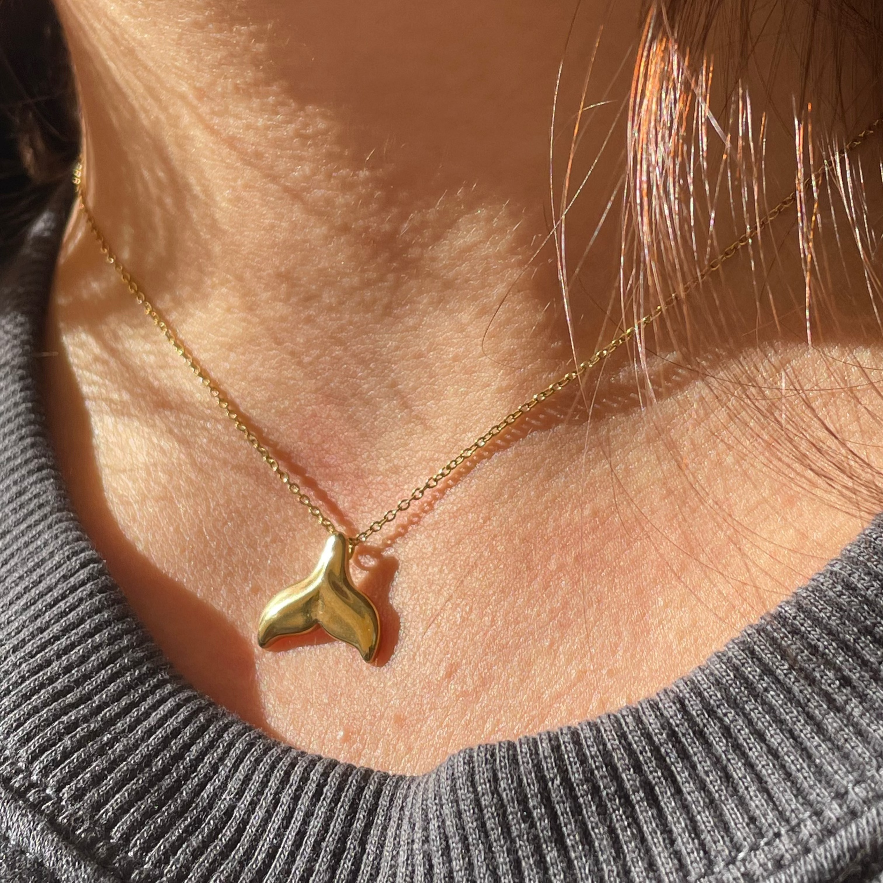 Collana con coda di balena