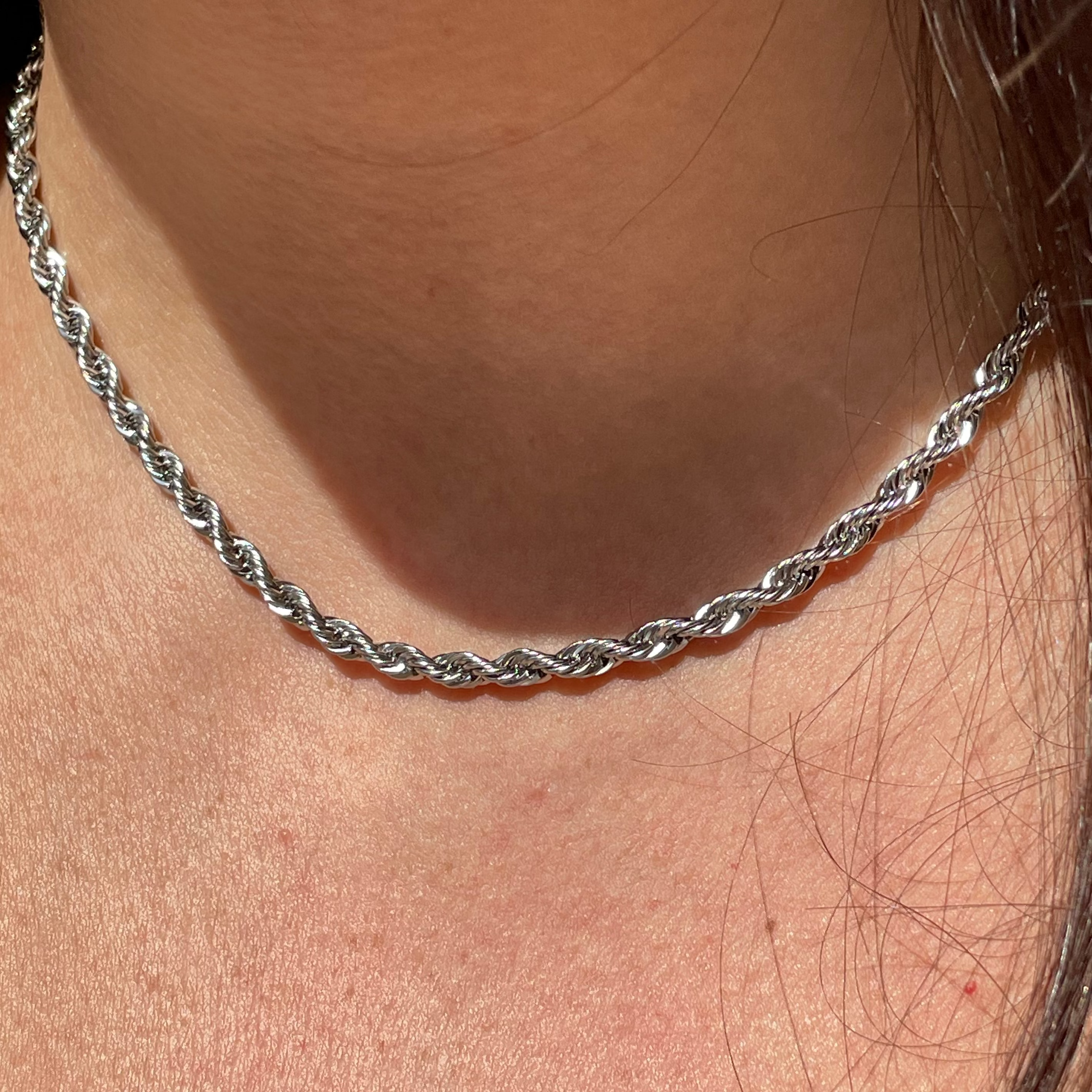 Collana torchon media in 2 colori