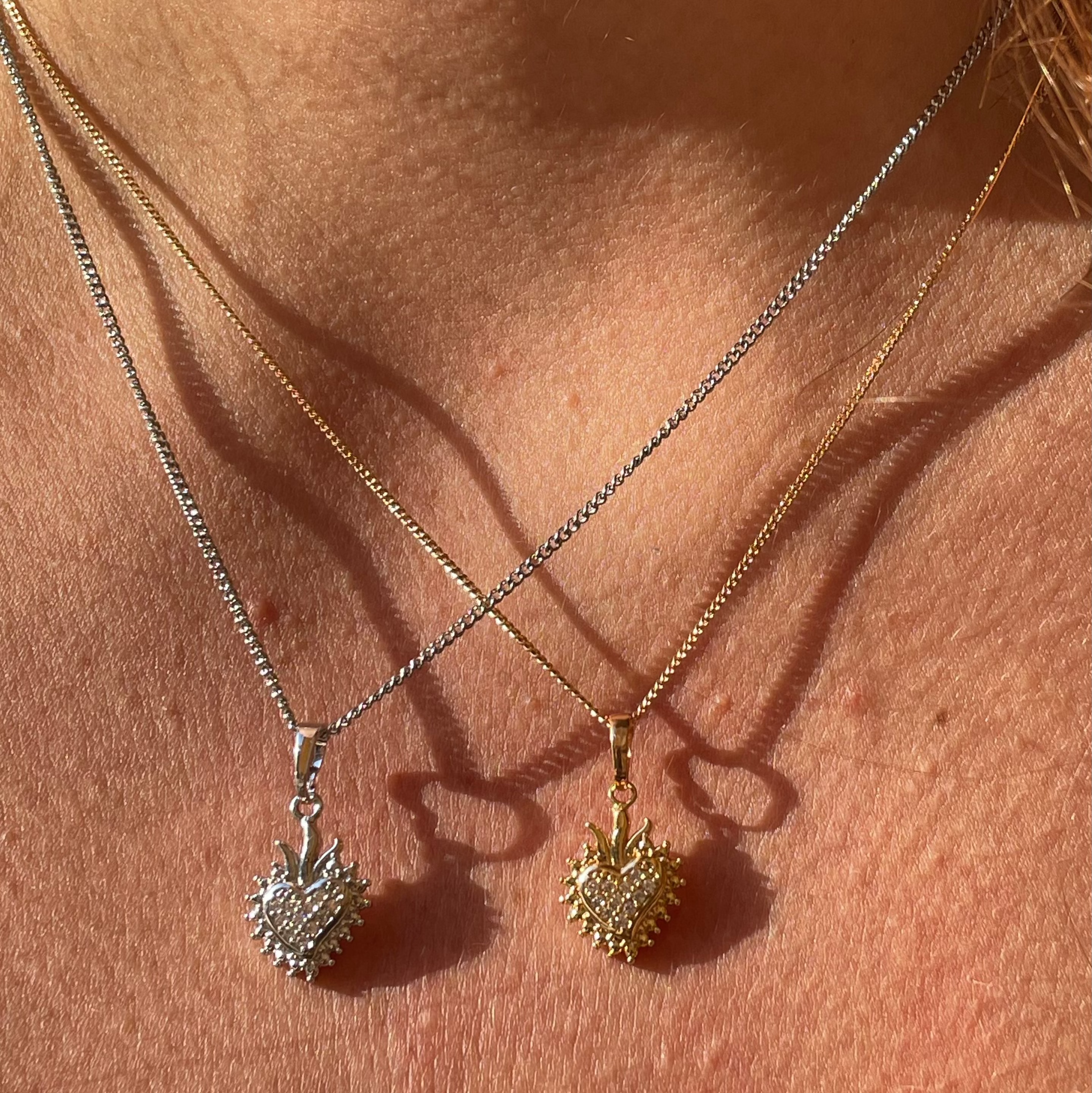 Collana sacro cuore brillante in 2 colori