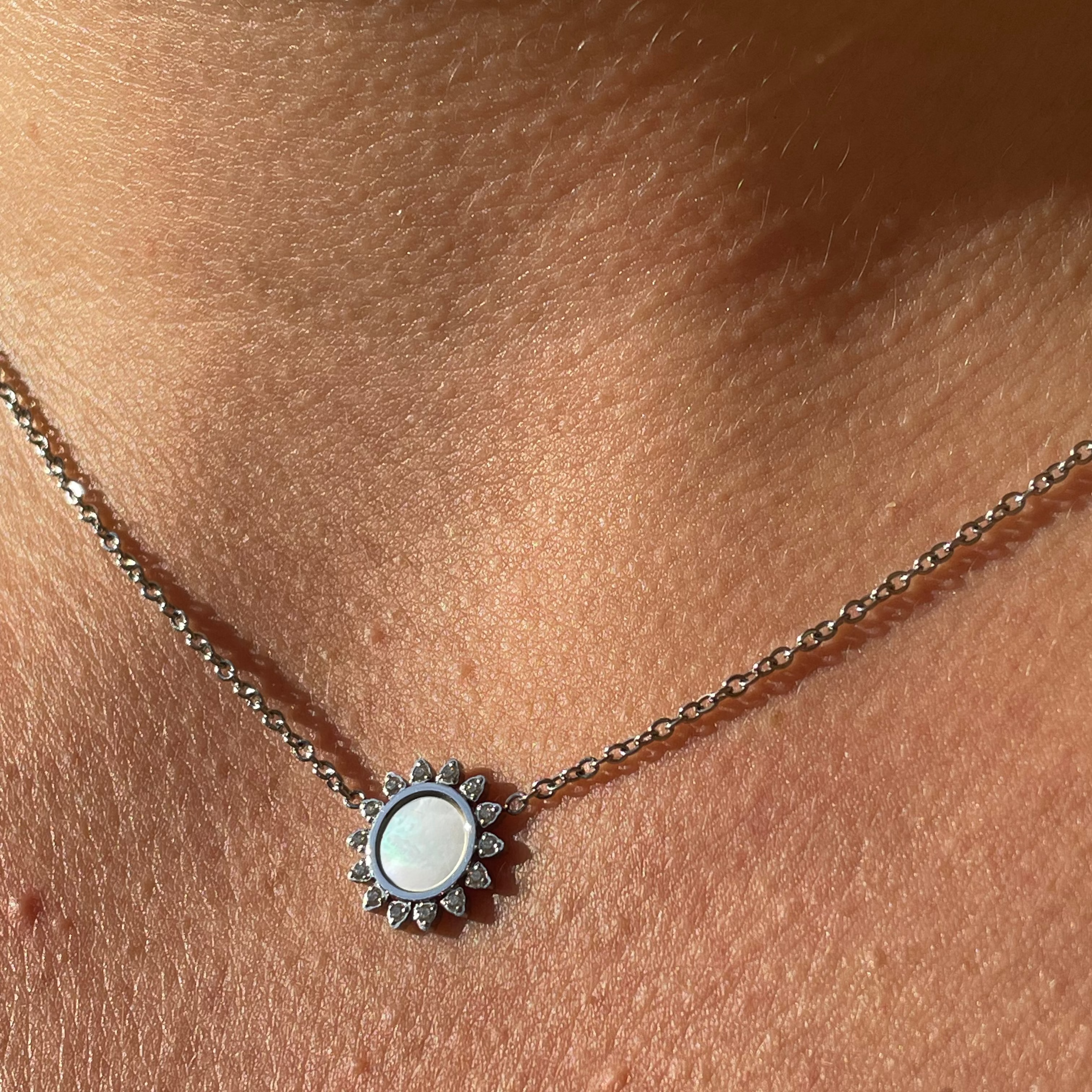 Collana piccolo sole in 2 colori