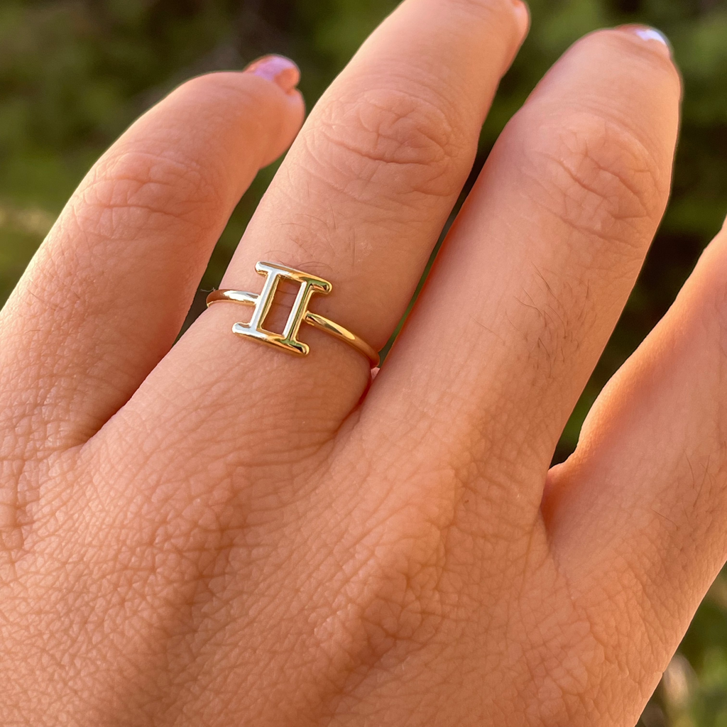 Anello con segno zodiacale in 2 colori