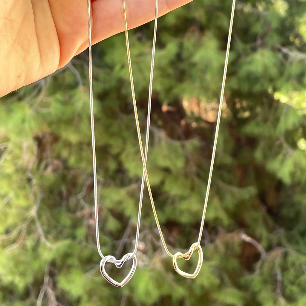 Collana lovi in 2 colori