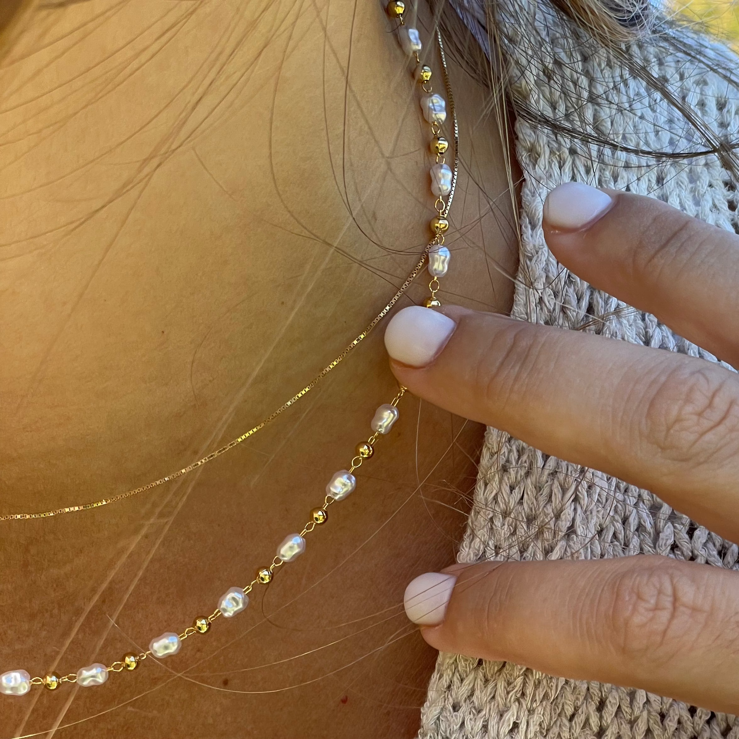 Collana con madreperla e palline dorate