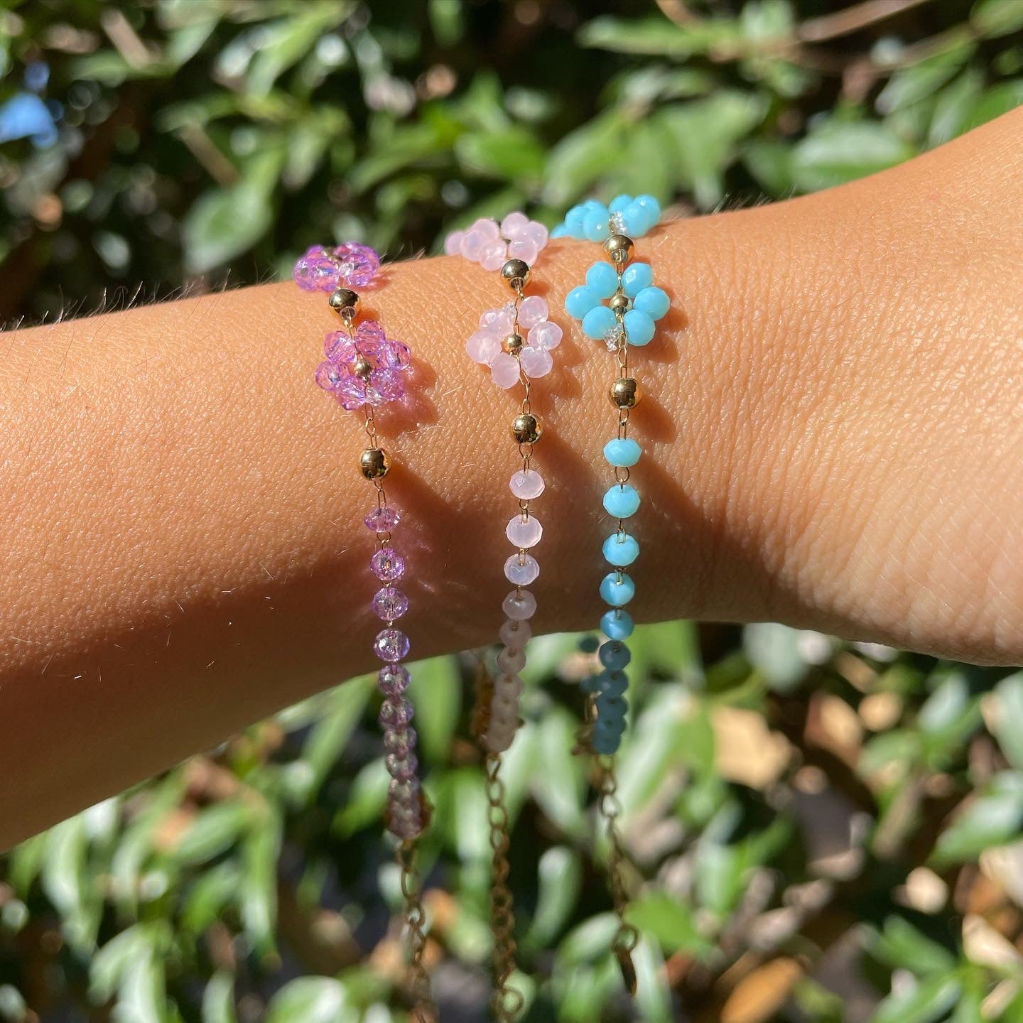 Bracciale con fiori in 3 colori
