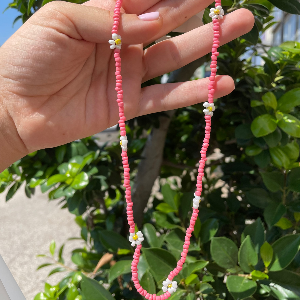 Collana con perline e fiori in 7 colori