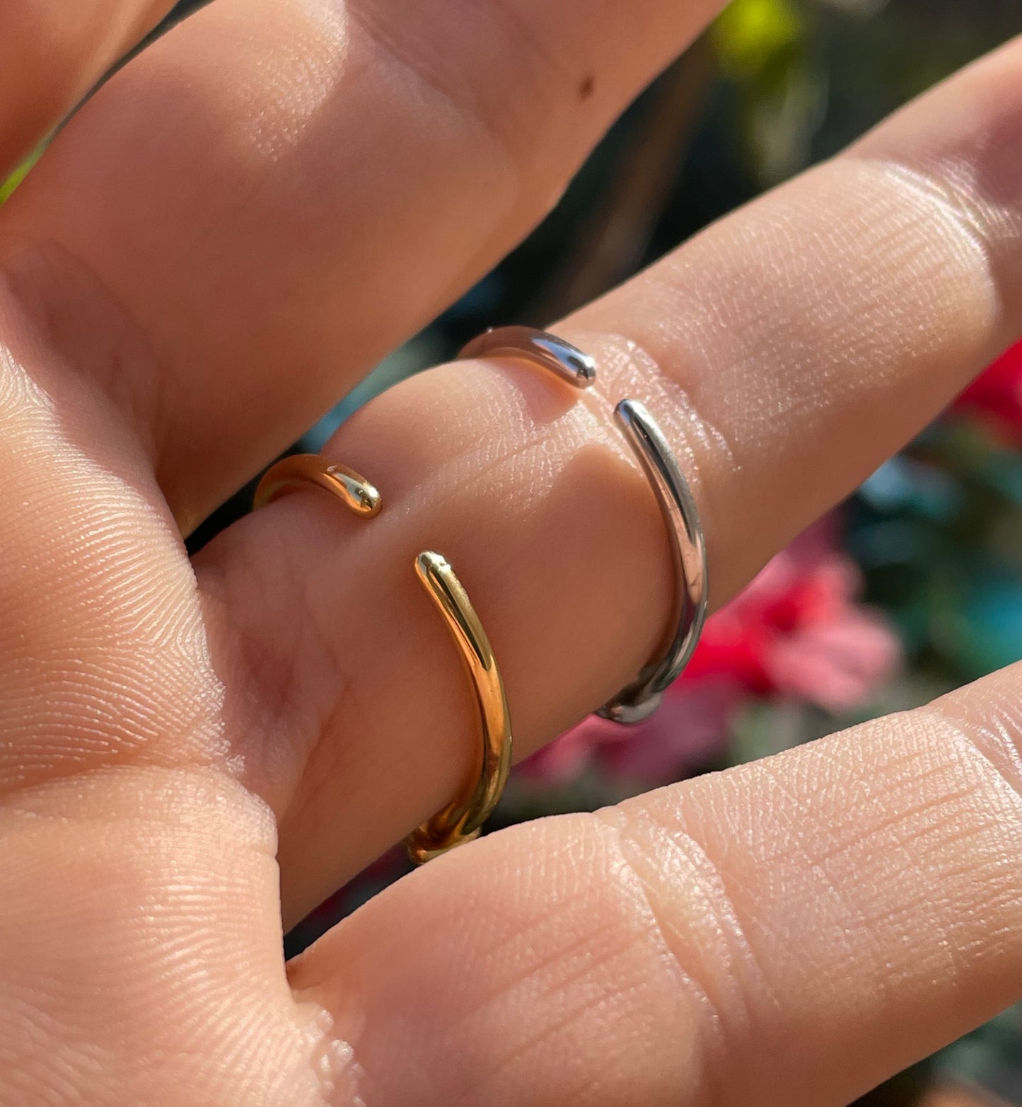 Anello con nodo che forma cuore in 2 colori
