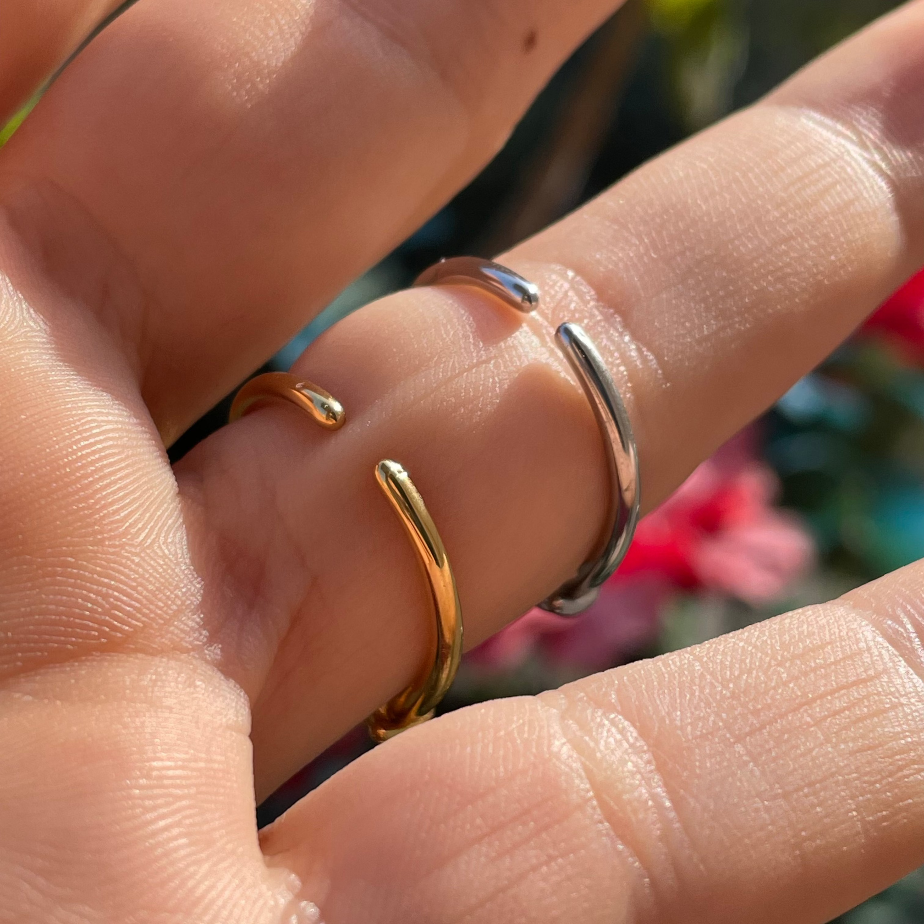 Anello con nodo che forma cuore in 2 colori