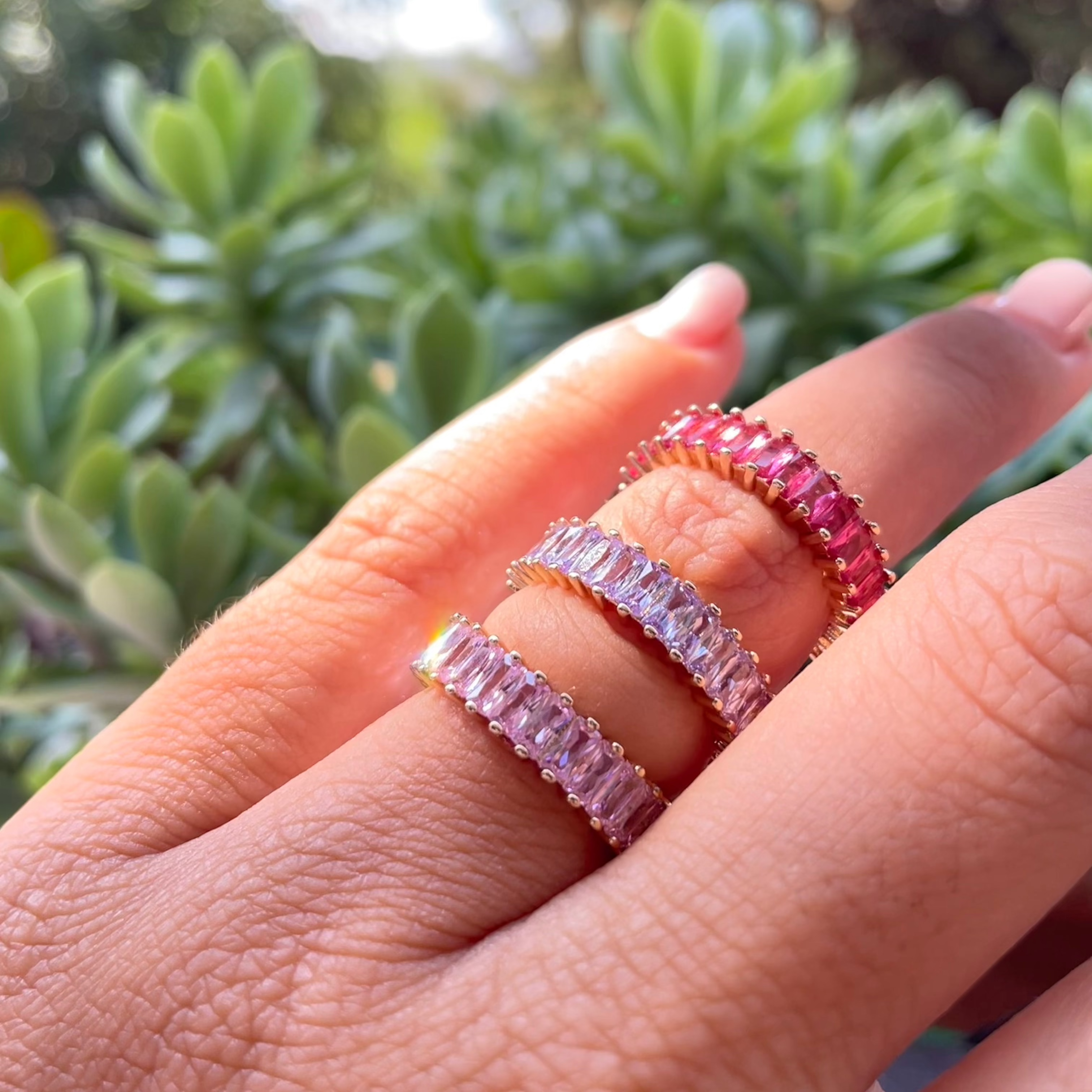 Anello con vetrini in 6 colori