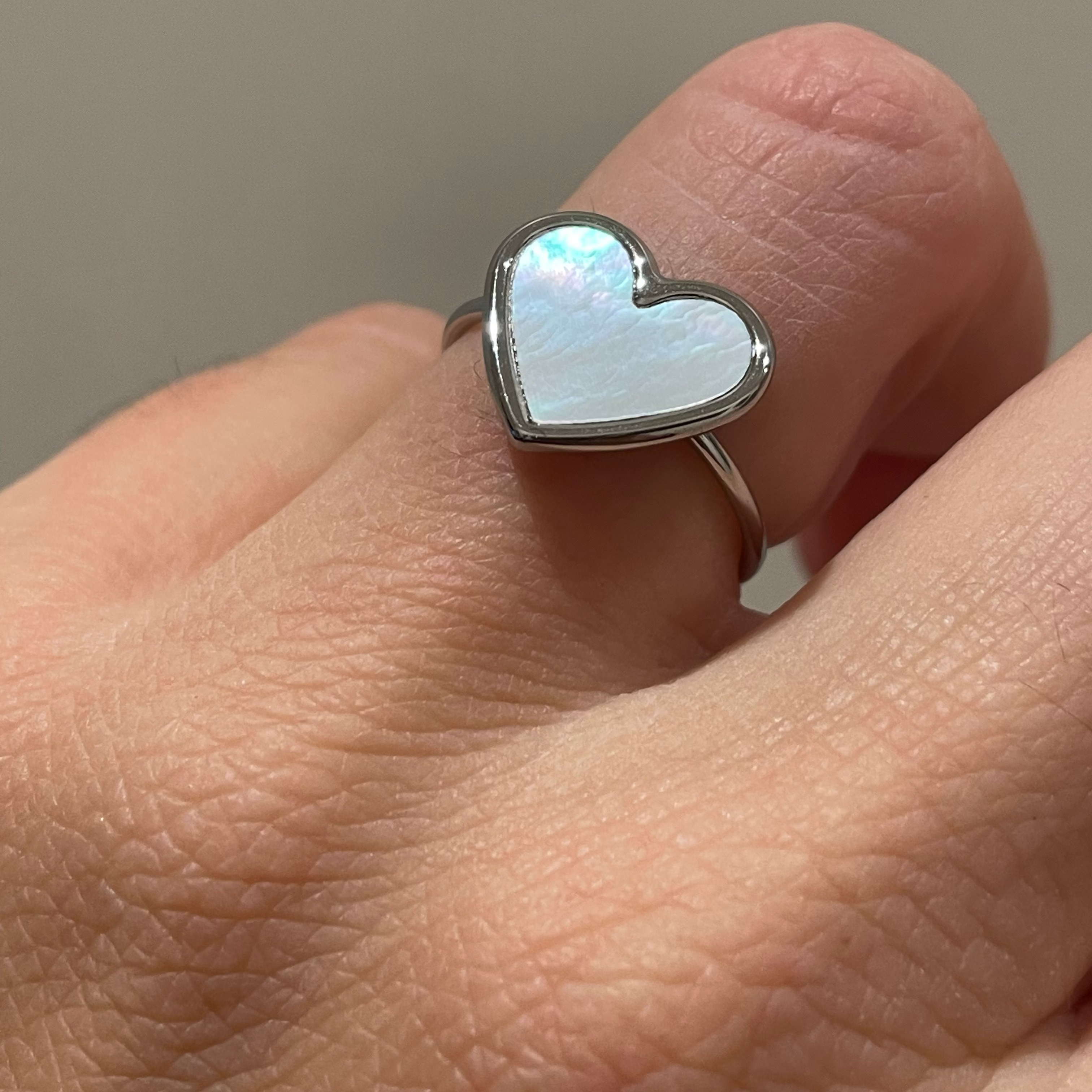 Anello con cuore perlato in 2 colori