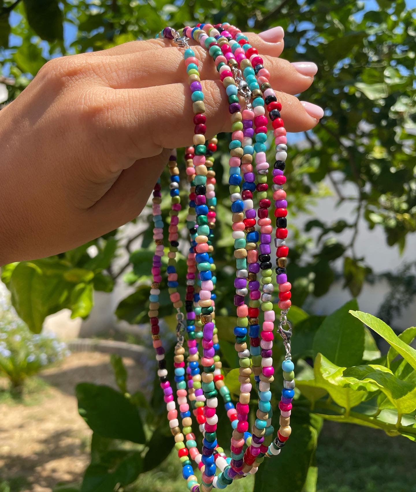 Collana con perline colorate