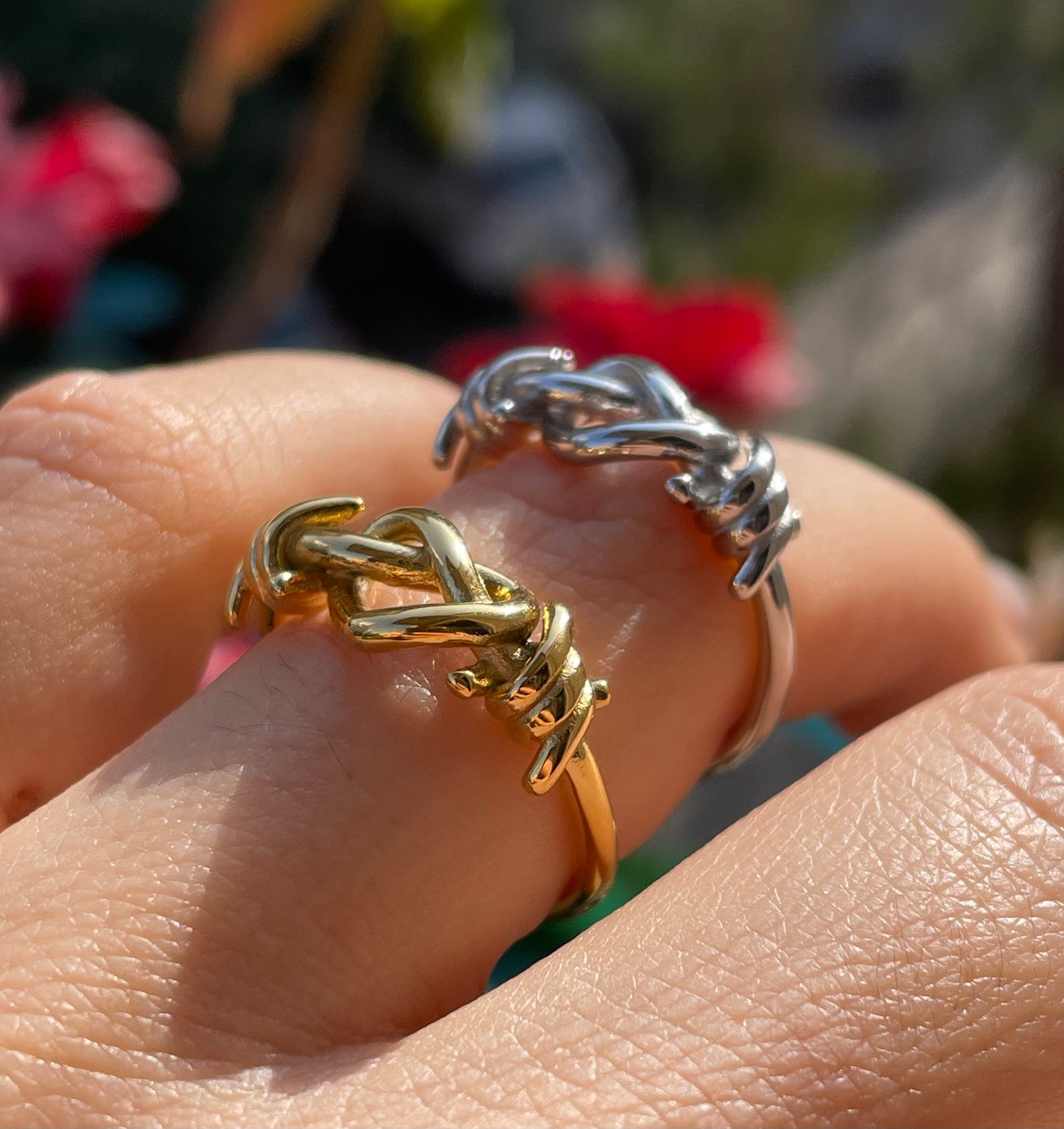 Anello con nodo che forma cuore in 2 colori