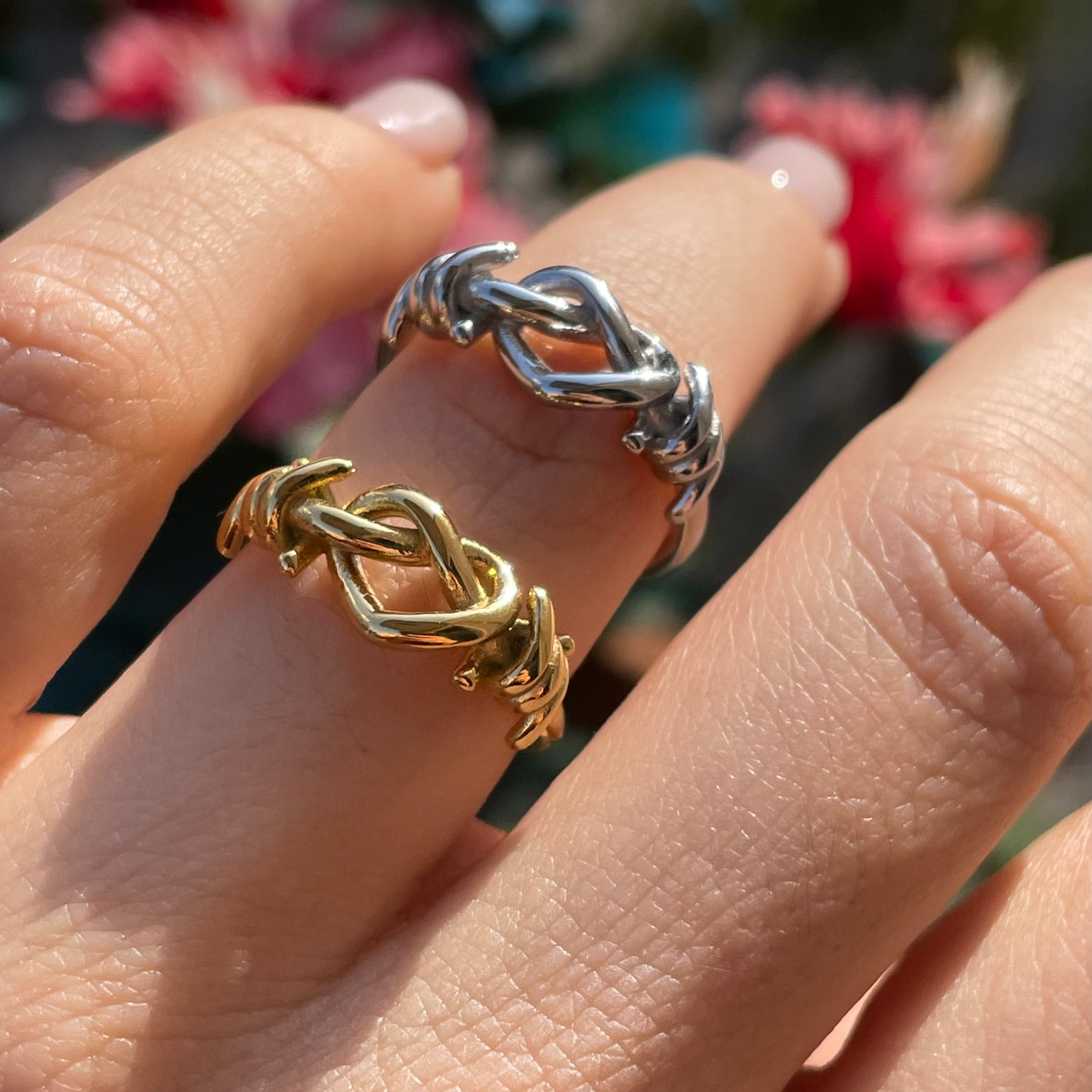Anello con nodo che forma cuore in 2 colori